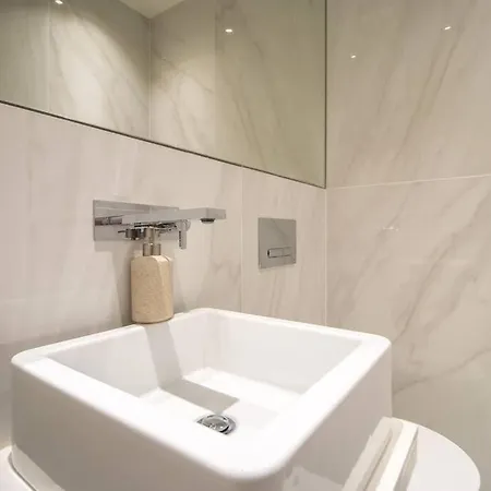 Reference T1 2nd Floor Lisboa