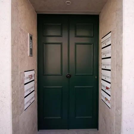 Reference T1 2nd Floor * Lissabon